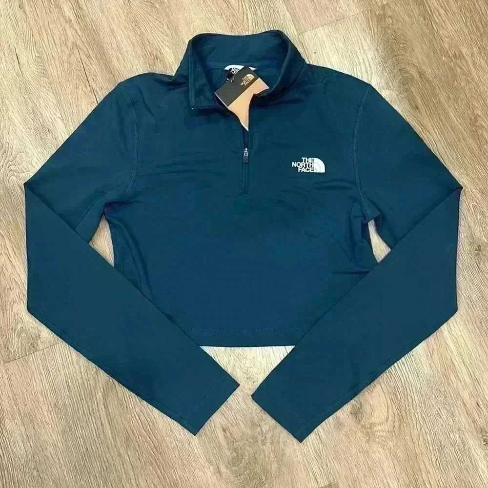 The North Face Women’s cropped 1/4 Zip Pullover, Medium